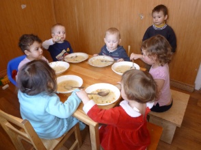 Kinder Mahlzeit